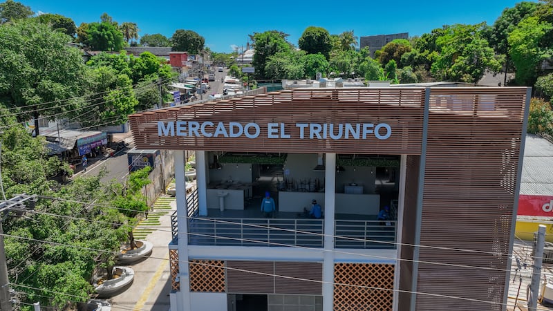 El mandatario también anunció la inauguración en paralelo de cuatro mercados más y que 5 más están en construcción. Foto: Gobierno de El Salvador