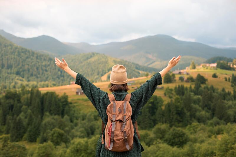 Aprender a ahorrar para un viaje puede convertirse en un proceso emocionante y estimulante. No sólo te acercará un poco más a las vacaciones de tus sueños, además, te ayudará a crear hábitos de ahorro para diferentes proyectos y situaciones. Foto: Freepik.