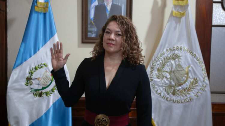 La nueva del Mides, Claudia Teresa Valenzuela López sustituye a María Alejandra Menaldo, quien presentó su renuncia. Foto: Gobierno de Guatemala.