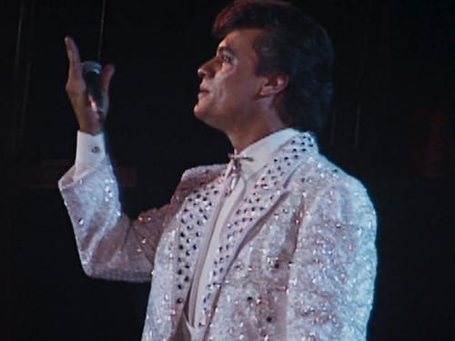 Revelan que Juan Gabriel fue abusado a los 13 años por un sacerdote