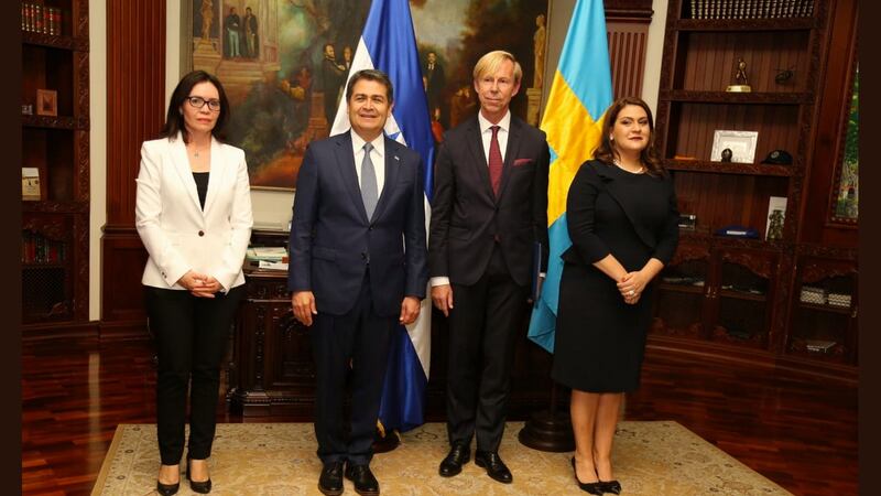 ¿Anders Kompass ya no está en el país?