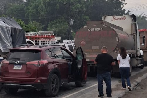 VIDEO. Bloqueo continúa en la Ruidosa, Izabal, y así el panorama en este jueves