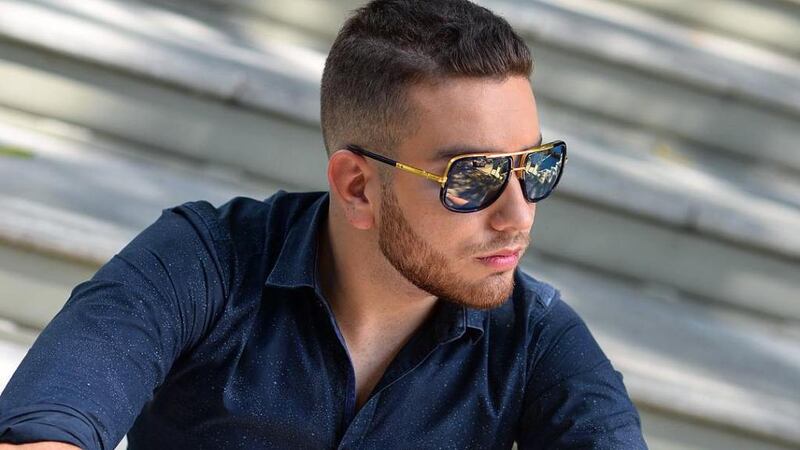 David Erón pone a todos a mover las "Caderas" con su nuevo sencillo