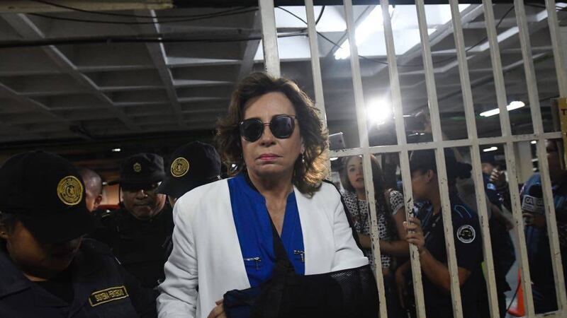 Médicos particulares recomiendan que Sandra Torres siga hospitalizada por tiempo “indefinido”