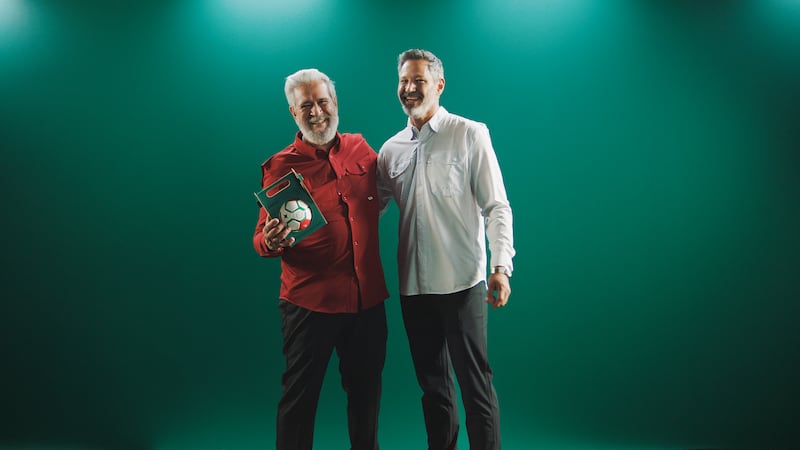 MAJA Sportswear propone utilizar uno de los símbolos más reconocidos del fútbol para hablar de gratitud, vínculos familiares y momentos que muchas veces se quedan sin decir. Foto: cortesía.