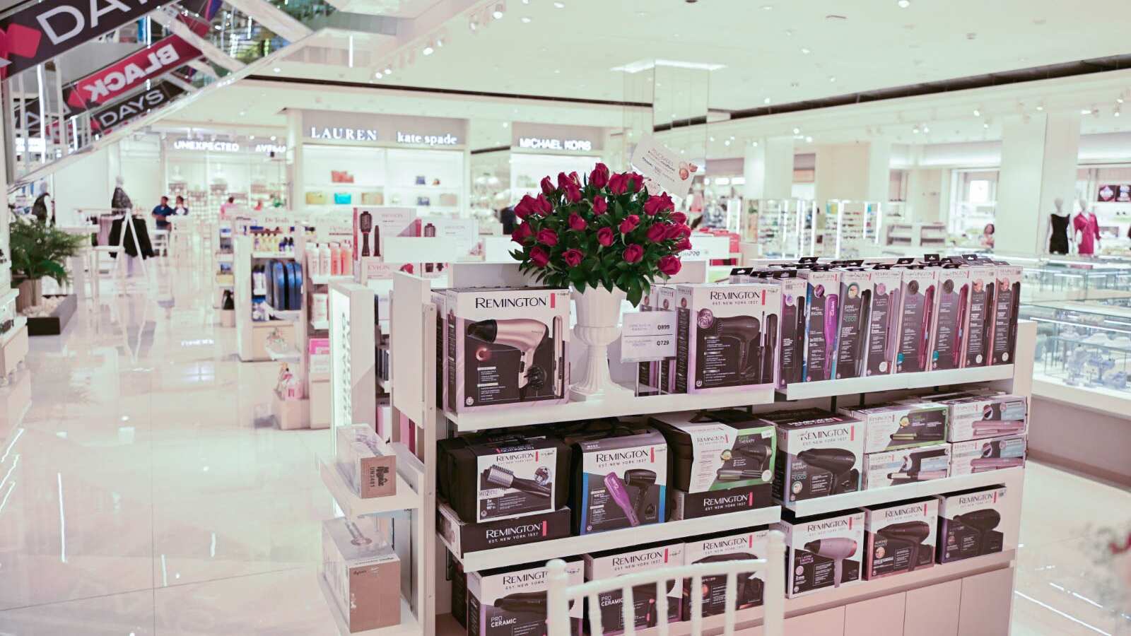 Vive los mejores momentos y descubre 
la nueva tienda SIMAN Miraflores