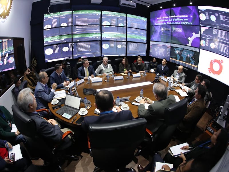 Gobierno busca dejar incomunicados a los reos para frenar extorsiones