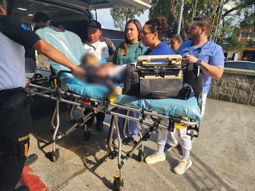 Niña de 2 años es trasladada de emergencia a un centro asistencial tras ingerir combustible