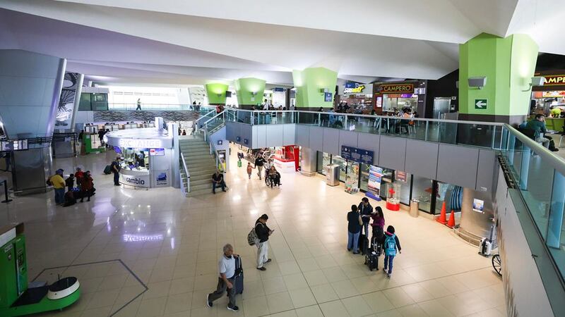 Adjudican contrato para aire acondicionado en el aeropuerto La Aurora