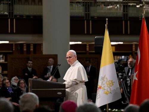 Papa León XIV inicia en Ankara su primer viaje internacional con un mensaje de paz para Turquía