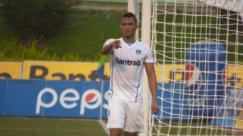 Exjugadores cremas felicitan a Comunicaciones por su gran actuación ante Colorado