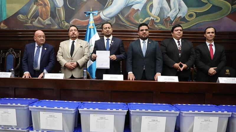 Primer amparo busca invalidar elección de nómina de magistrados