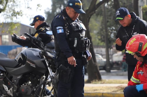 Cierre de carril al final de la avenida Petapa por accidente mortal
