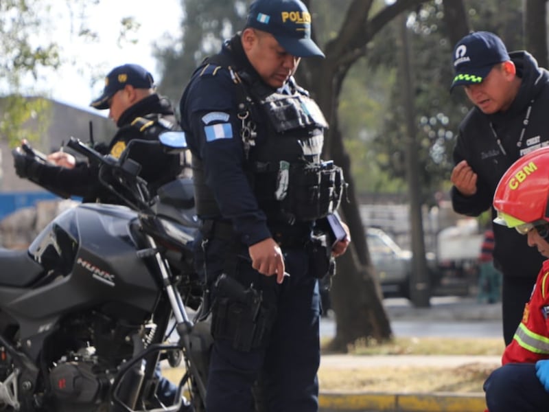 Cierre de carril al final de la avenida Petapa por accidente mortal
