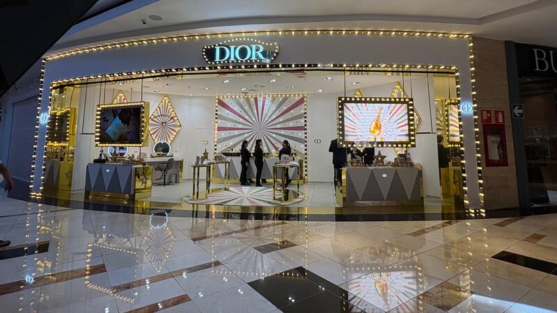 Miss Dior impulsa a jugar todo por amor, conoce su nuevo espacio y vive una experiencia olfativa de nivel