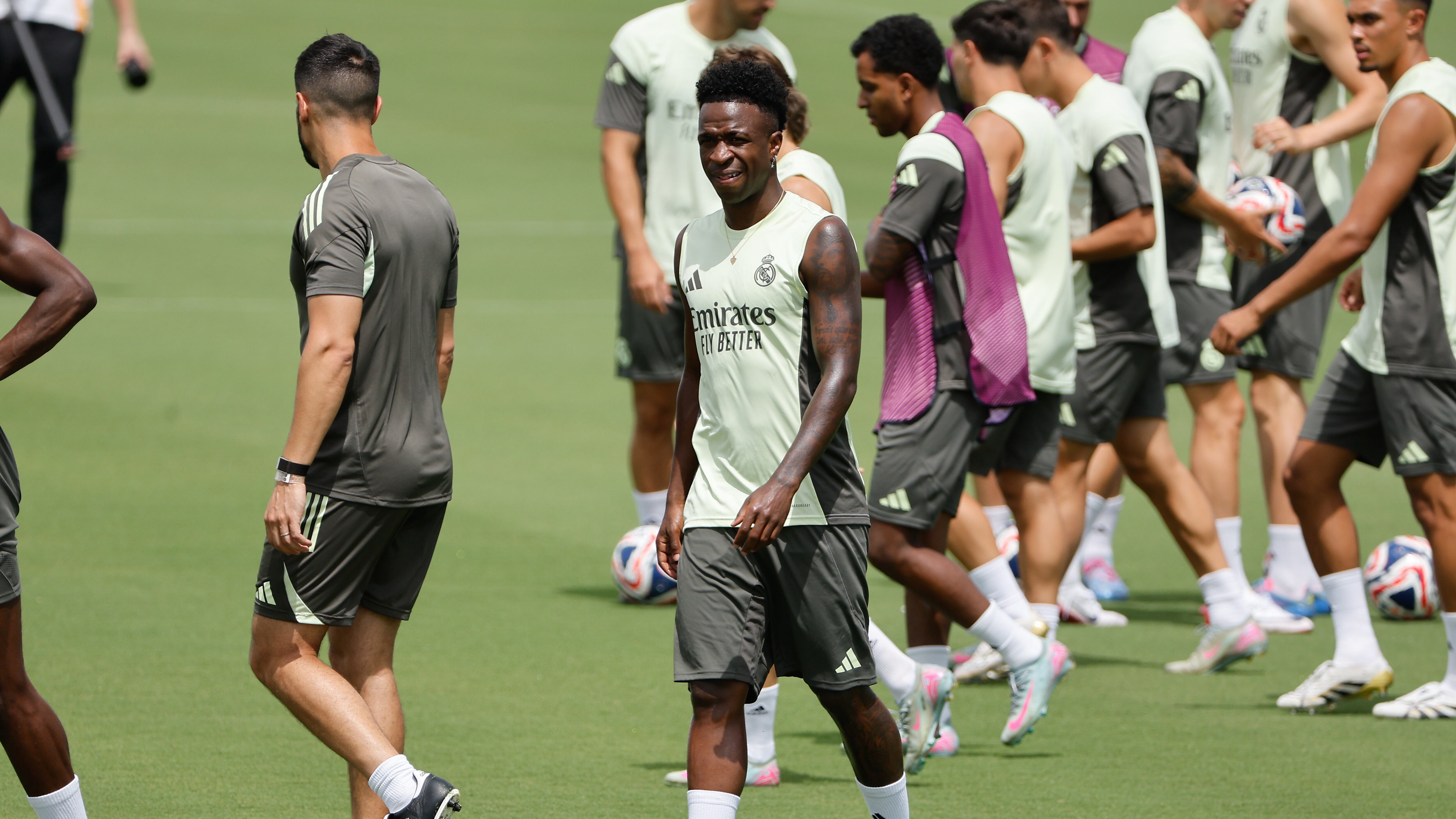 AME9868. FLORIDA (ESTADOS UNIDOS), 30/06/2025.- Vinícius Júnior de Real Madrid participa en un entrenamiento este lunes, en The Gardens North County District Park de Palm Beach, Florida (Estados Unidos). EFE/ Juan Ignacio Roncoroni