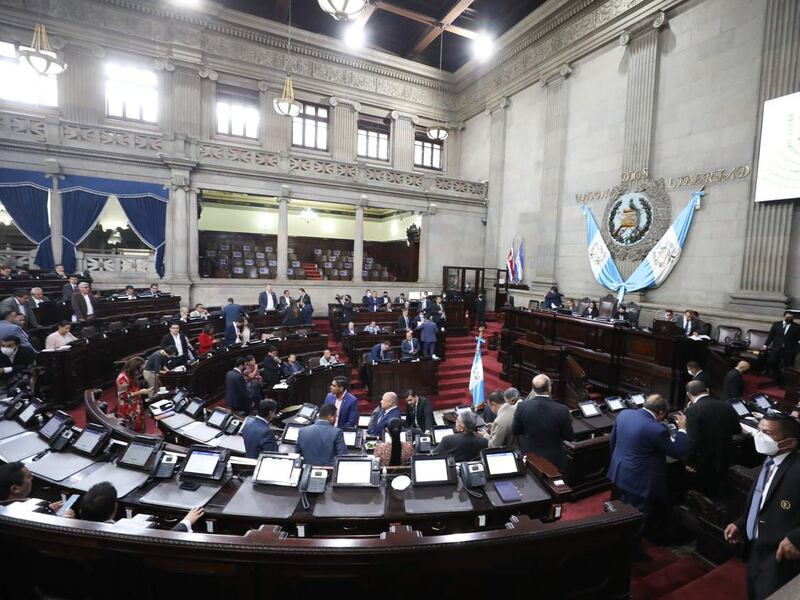 Oficialistas insisten en que comerciantes paguen “impuesto a la confianza tributaria”