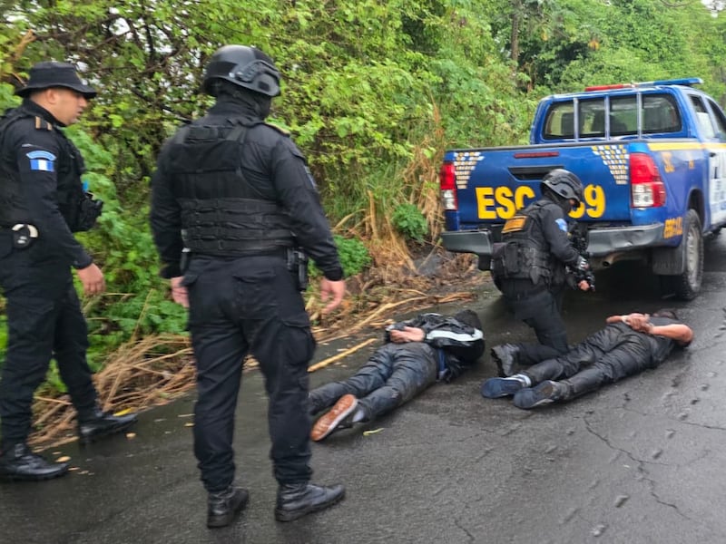 Capturan a tres asaltantes en autobús rumbo a Antigua Guatemala