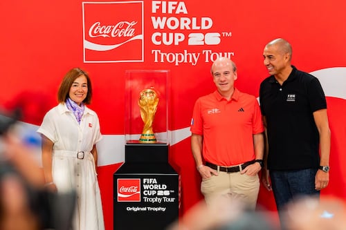 ¡Más de 2,000 aficionados! Así se vivió el Tour del Trofeo de la Copa Mundial de la FIFA, presentado por Coca Cola en Guatemala