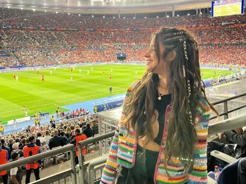 Camila Cabello explota y tilda de maleducados a fanáticos del Real Madrid y Liverpool