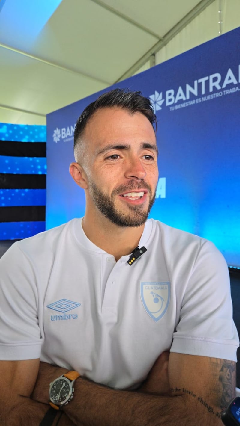 Rodrigo Saravia vive el sueño en la Selección de Guatemala. Foto: Stanley Herrarte