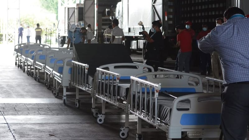 Empresas guatemaltecas donan 150 camas hospitalarias para pacientes de Covid-19
