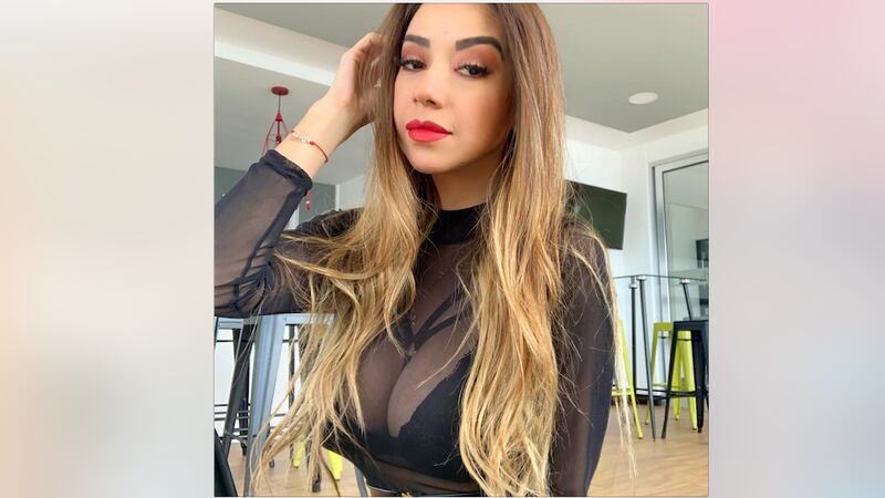 La modelo guatemalteca Denise González y su escandaloso microbikini acapara la atención