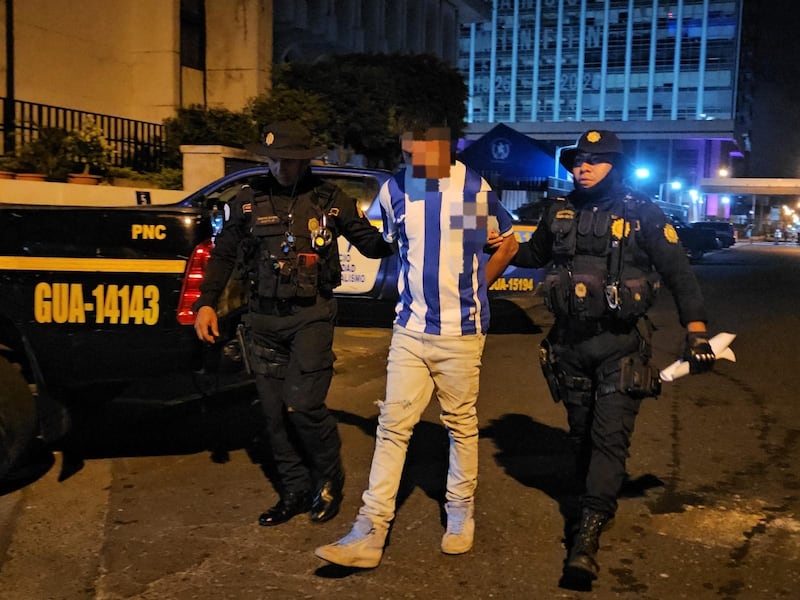 Kenneth, el hombre detenido en las afueras del estadio El Trébol acusado de extorsión