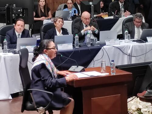 Consuelo Porras acude a la Postuladora y defiende su plan para un tercer período pese a escasas posibilidades