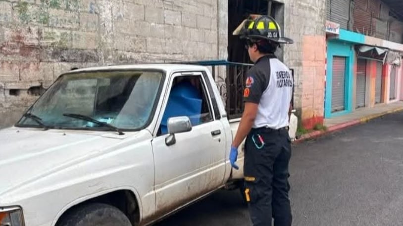 Según los cuerpos de socorro, la víctima tendría 30 años aproximadamente. Foto: Bomberos Voluntarios.