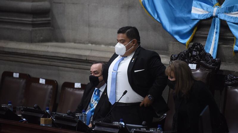 Congreso busca adquirir seguro médico y de vida para diputados