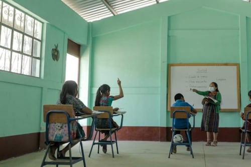 Ciclo escolar se extendería hasta enero 2026 según la estrategia que afina el Gobierno