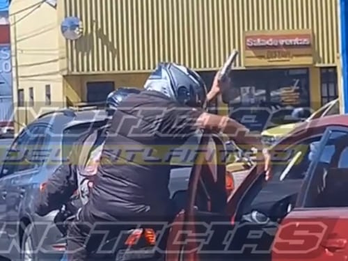 VIDEO. Graban violento asalto en pleno tráfico de la Calzada Roosevelt