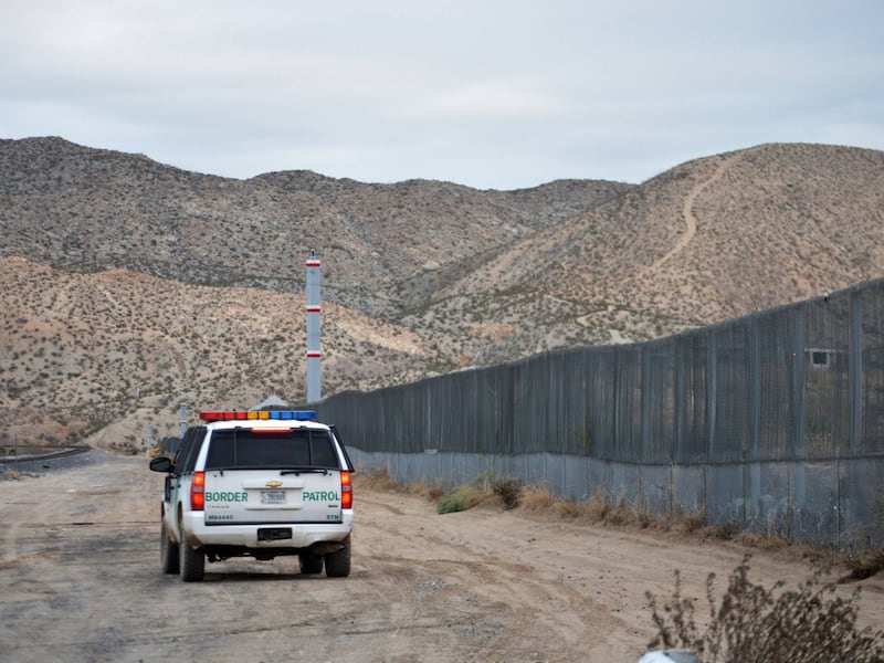 Localizan a dos niños guatemaltecos que cruzaron solos la frontera con EE.UU.