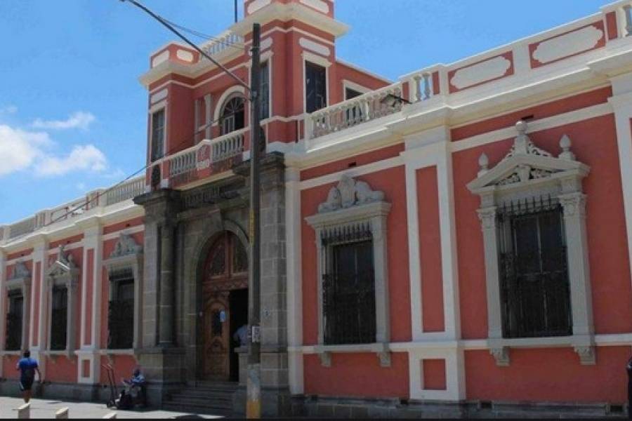 Nuevo TSE toma posesión en sesión privada y el magistrado Mario Velásquez se ausenta