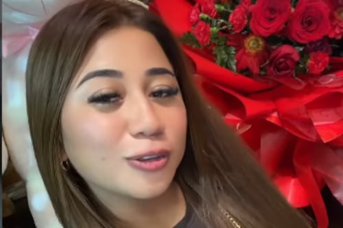 Esme la chapina presume romántico detalle de San Valentín