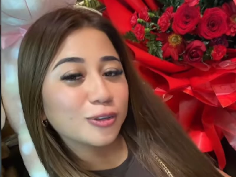 Esme la chapina presume romántico detalle de San Valentín