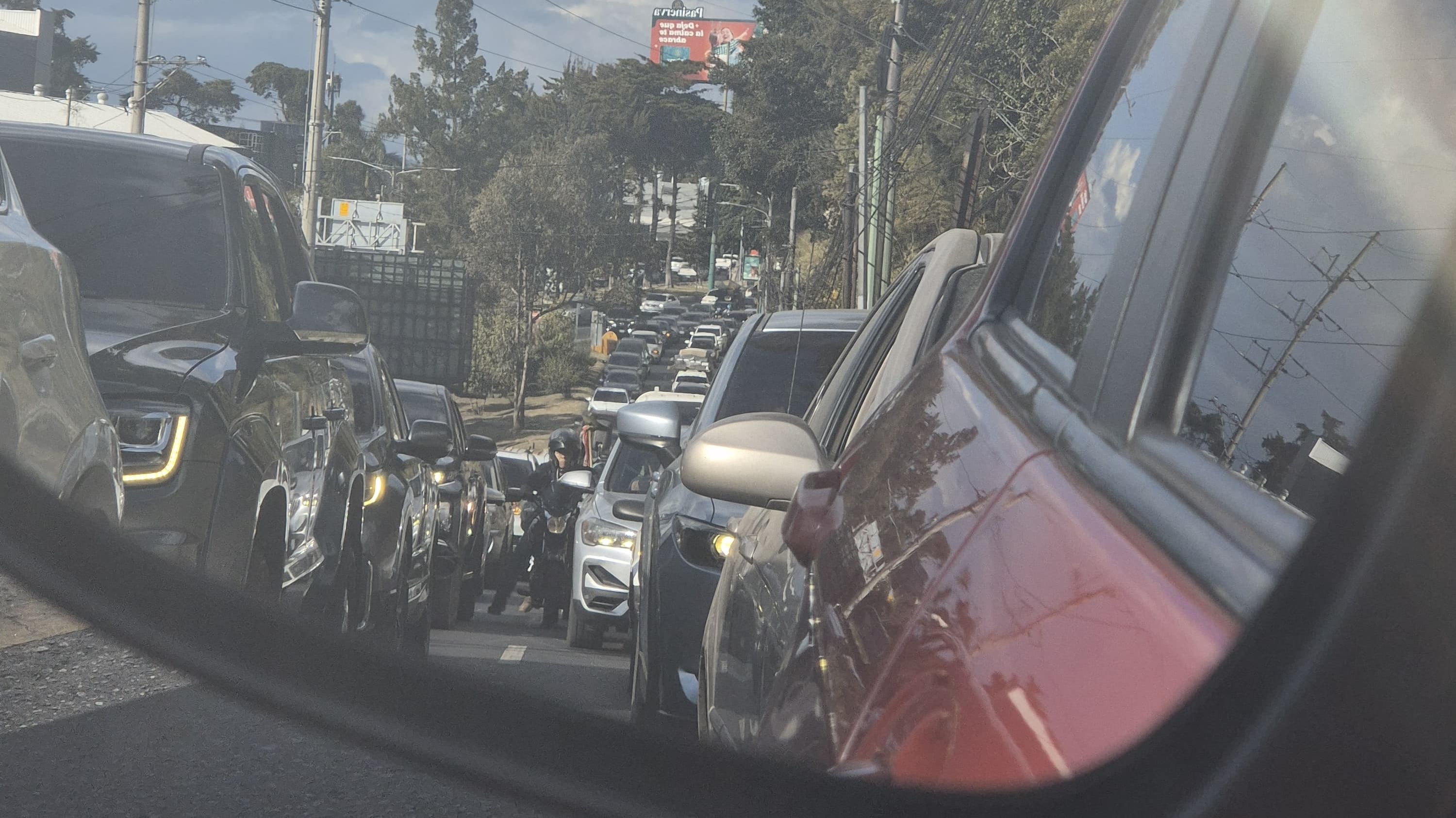 Tráfico Mixco. Foto: Roxana Tocay