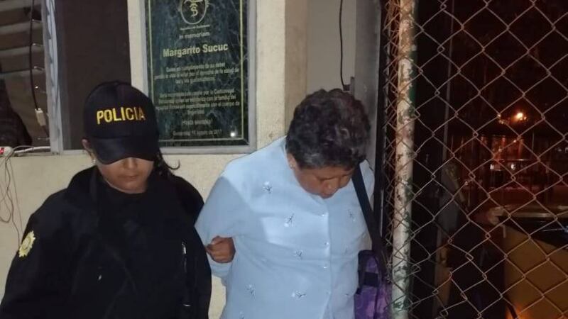 Detienen a enfermera del hospital Roosevelt señalada de robar medicamentos