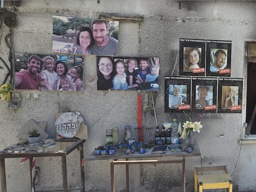 Nir Oz, dos años después: Caminar entre el silencio y la memoria