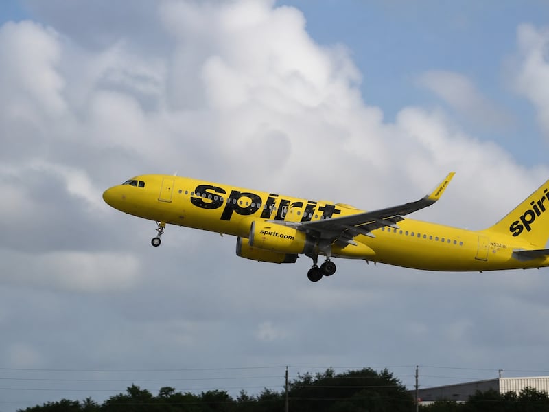 VIDEO. Piloto se despide en pleno vuelo tras cierre de Spirit y así fue el emotivo momento