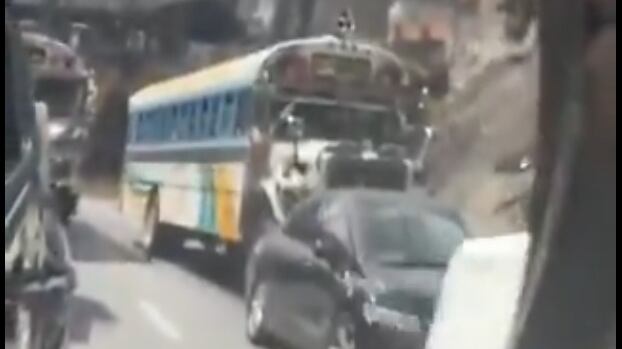 La pelea entre conductores terminó en colisión por varios kilómetros. Foto: RRSS