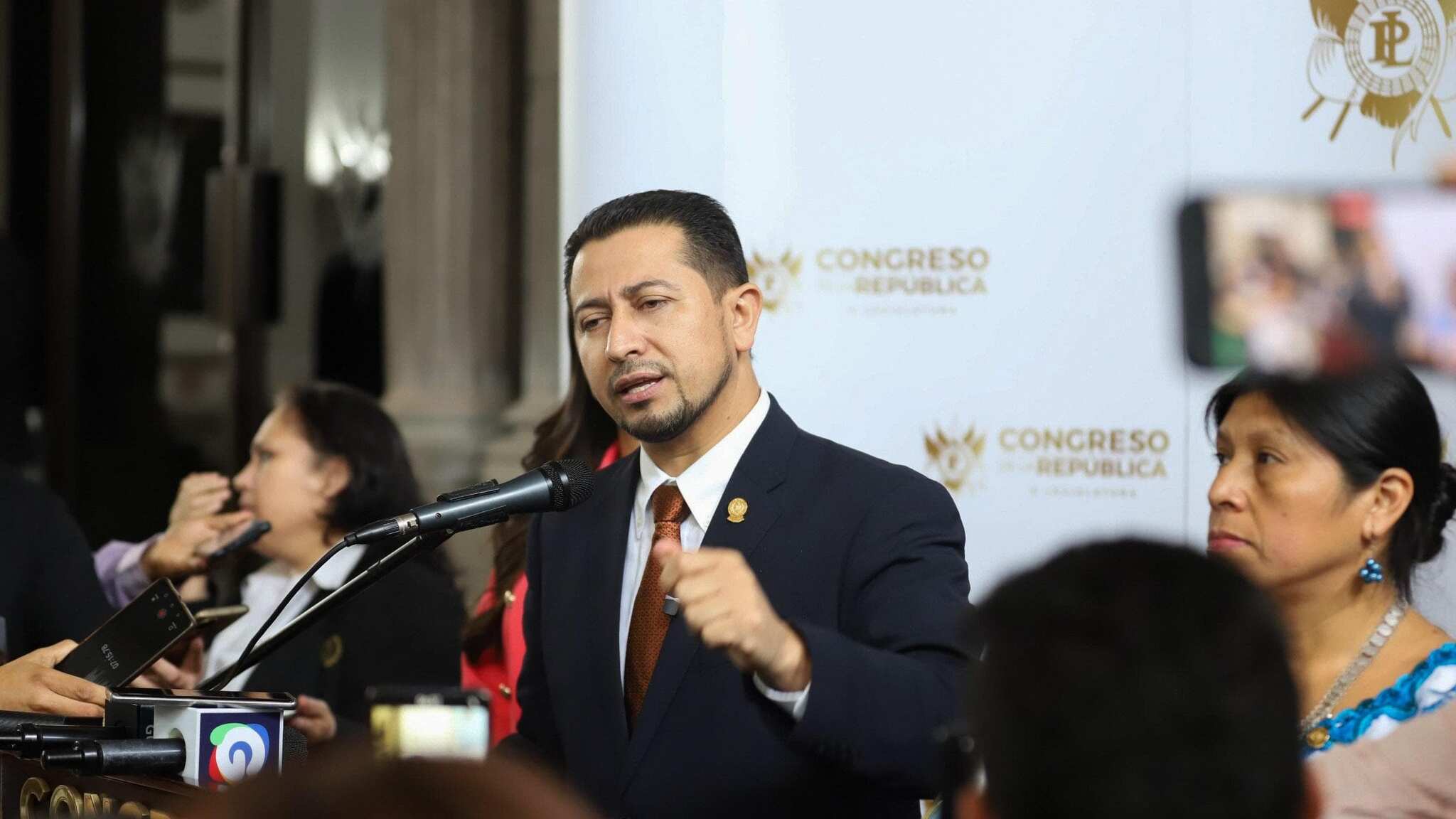 El presidente del Congreso, Nery Ramos, explicó el avance de las negociaciones. Foto Congreso