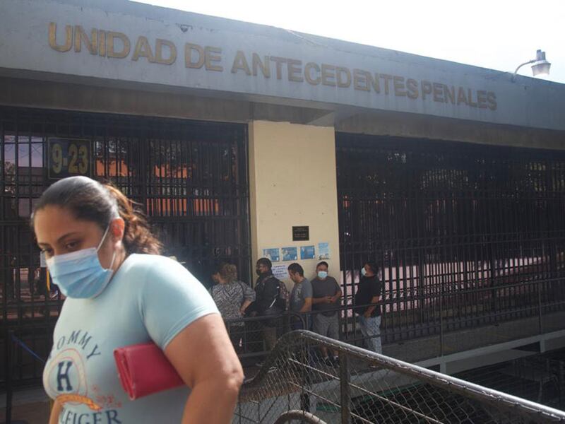 Instan a utilizar plataformas web para tramitar carencia de antecedentes penales y policiales