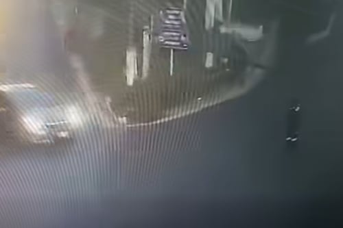 VIDEO. Momento en que conductor arrolla a agente de tránsito de Mixco