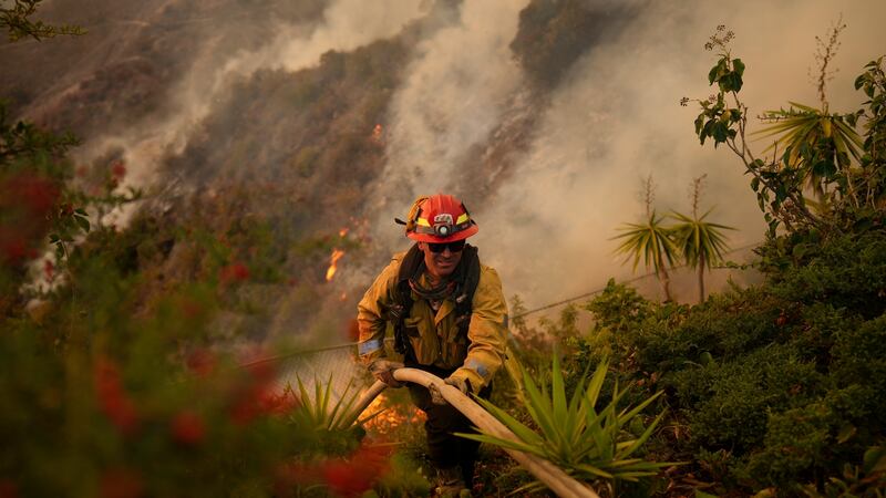 Jennifer Garner ayuda a los afectados por los incendios forestales en Los Ángeles y enfrenta la pérdida de un amigo
