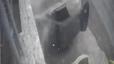 El conductor del vehículo salió ileso del percance. Foto: RRSS