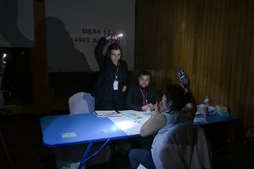 Apagón en club la Aurora en pleno conteo de votos de elecciones del CANG