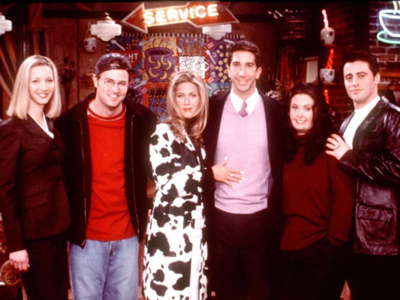 "Totalmente devastado" el elenco de "Friends" por muerte de Matthew Perry