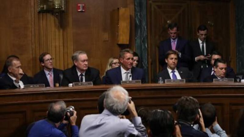 Comisión del Senado de EEUU respalda al candidato de Trump a la Corte Suprema